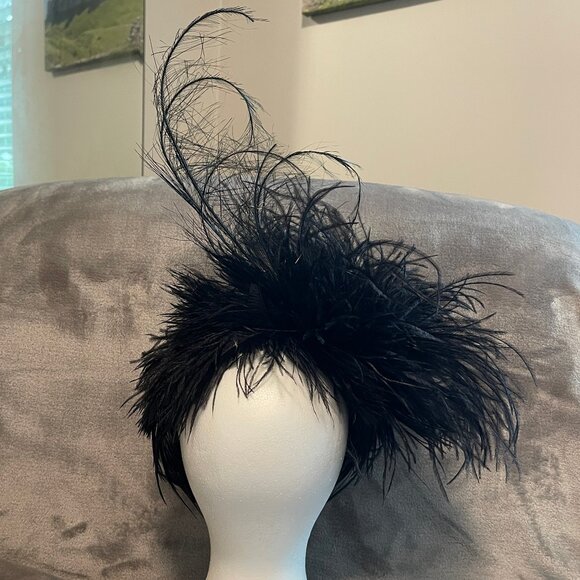 Taissa Lada black fascinator headband with feathers - Picture 3 of 9